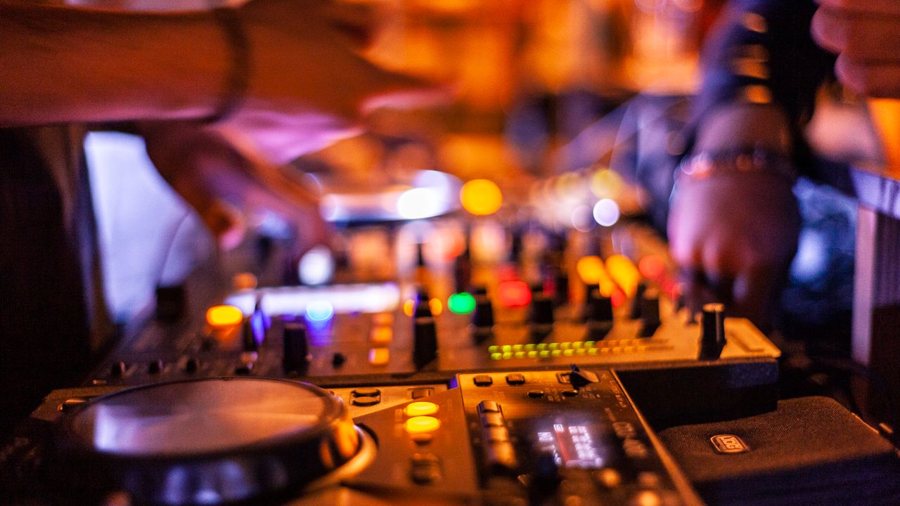 Techno glossary: b2b, peak time, after and the scene lingo